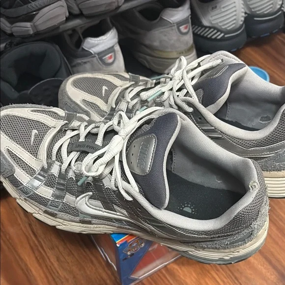 Nike Gray and Cream Sneakers - Picture 4 of 4